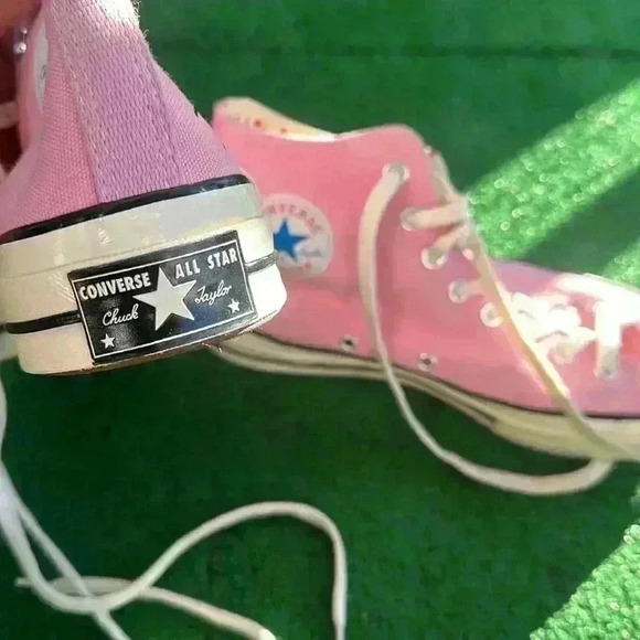 Converse x Hello Kitty - Picture 6 of 8